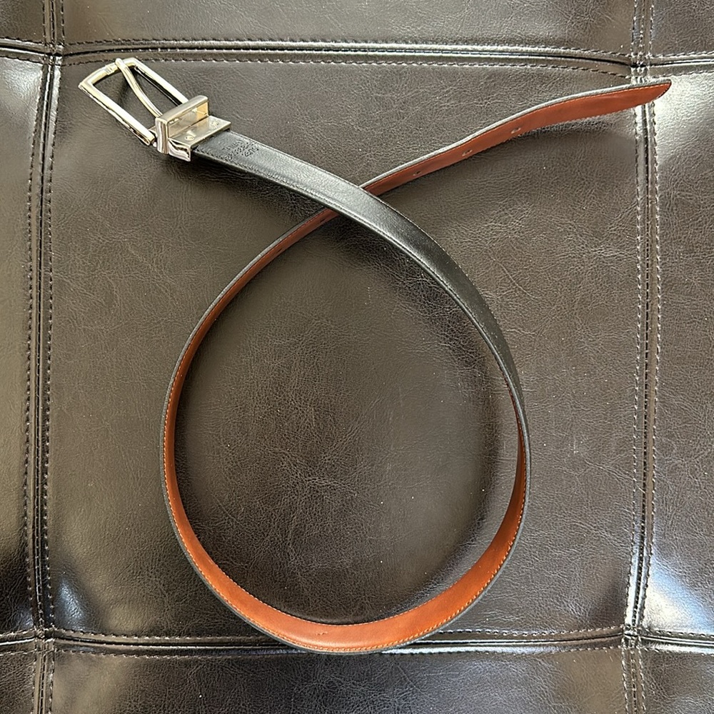 Reversible black/brown metal buckle belt